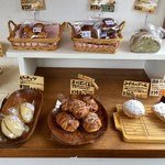 まつぼっくりパン - お目当ての商品(まつぼっくるみ)はありました。しかも焼きたて♪