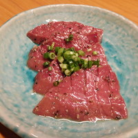 焼肉家 KAZU 神楽坂 - ハツの黒コショー焼き780円