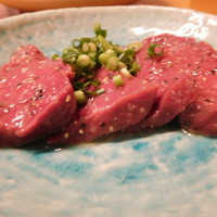 焼肉家 KAZU 神楽坂 - ハツの黒コショー焼き780円　肉厚！！