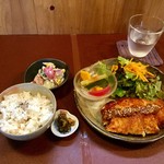 ジャム cafe 可鈴 - お料理が出揃いました。