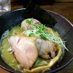 貝ガラ屋 - 濃厚牡蠣出汁らーめん