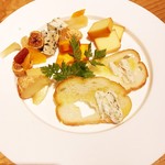 Tekkun Choi Urasan - 燻製チーズとドライフルーツ盛