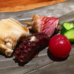 Shiawase Zammai - きゅうりの辛子和え トマトの甘酢煮 鴨ロースと新ごぼう タコの甘煮 穴子の手まり寿司