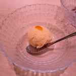 鮨　恵三 - 杏のアイス