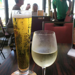 HEALY MAC'S Irish Bar & Restaurant - タイガーとピノ・グリ