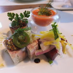 【前菜】富士桜ポークのパテ、甲州ワインビーフとビーツのテリーヌ、フォアグラのムース、ガスパチョ