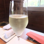 クイ クッチーナ イタリアーナ - グラススパークリングワイン(500円+税)