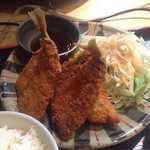 Tokotoko - 日替わり定食のアジフライと白身魚フライ