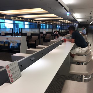 ANAラウンジ -
