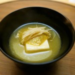 木山 - 椀物：焼茄子の摺流し（魚出汁）、胡麻豆腐、鮑