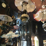 邪宗門 - 無数に吊り下げられたランタン