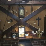 邪宗門 - 中央上に飾られた踏み絵。