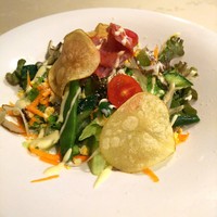 サント ウベルトゥス - 季節の有機野菜盛り沢山のシーザーサラダ