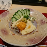 山桜 - 先付けは雲丹と湯葉の和え物から