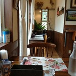 カフェ&キッチン ケイ - 内観…１番奥の席   外を眺めながら食事