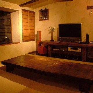 A completely private room with a TV that can accommodate 5 to 12 people! !