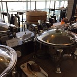 Plaza Premium Lounge - ホットミールも豊富