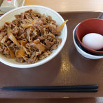 すき家 - 牛丼中盛（470円）、おんたま（60円）