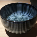 銀座 盡 - 対馬佐須支所喉黒と太刀魚、明石牡蠣とゲランドの塩でとったフュメドポワソン。あらは軽く炭焼きにしてからとってある。塩気も抑えめ。喉黒由来のゼラチン質のとろみがある。