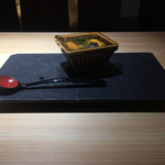 銀座 盡 - 愛知磯つきムール貝、そのジュと白ワイン 玉葱 柑橘 パセリ