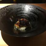 銀座 盡 - 庄内井上農場のつや姫とフュメドポワソンとバターの炊き込みご飯、江戸前穴子の白ワインブレゼの炭火焼。白ワインで蒸した後に骨切りをしてあるとの事。