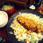 Hattotorikku - チキンカツ定食の油淋鶏ソース サラダ風