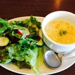 Kujinu Sugawara - ランチのサラダとスープ
