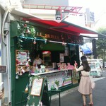 Totti Candy Factory - 電球ソーダのお店ですがガラガラでしょう！(￣。￣;)