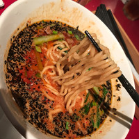 虎萬元 南青山店 - 麺は皆同じ
