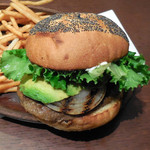 KUA`AINA - ...「アボカドバーガー・セット（1344円）」、美味い。。