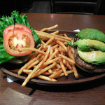 KUA`AINA - ...「アボカドバーガー・セット（1344円）」、とろけるアボカド。。