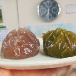 餅文總本店 - 左が"上り"、右が"抹茶"