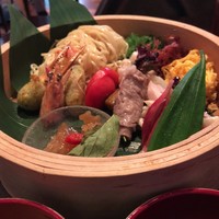 チャイナルーム - 大きなせいろに入った冷麺