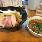 ろく月 - 限定「提供まで20分かかるつけ麺」（850円）