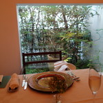 mondo - 窓際の特等席