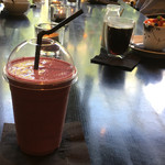 Nicolai Bergmann NOMU - お隣さまのフルーツも美味しそう(●´ω｀●)