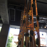 Nicolai Bergmann NOMU - 大テーブルの上には…