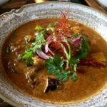 スプーンソング - 【アレッピー・フィッシュカレー(1,300円)】お魚はブリの切り身。