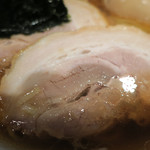 藤堂 - らーめん醤油 燻丸　ズームアップ