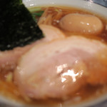 藤堂 - らーめん醤油 燻丸　ズームアップ