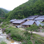 峩々温泉 - 蔵王山麓、濁川沿いに位置する峩々温泉。比較的大きめの施設です