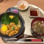 ★10　きらきらうに丼