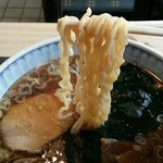 更科 - 美味しい縮れ麺