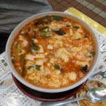 鵬龍 - 酸辛湯麺(スーラータンメン)