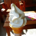 マルシェ山花 - ソフトクリームバニラは300円です