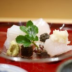 銀座 しのはら - お造里　アオリイカ（五島列島）、真子鰈（銚子）、鱧、鱧の子、ベルーガキャビア