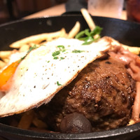 THE RIGOLETTO - ハンバーグランチ250ｇ1850円（税込み）