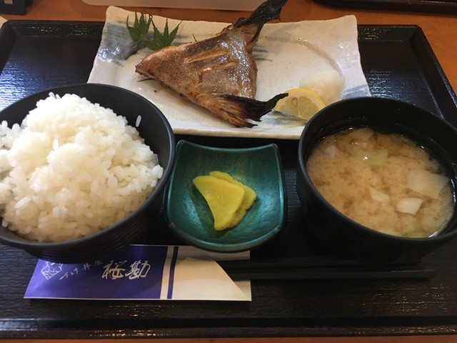 づけ丼屋 桜勘 , カンパチのカマ塩焼き定食(700円)