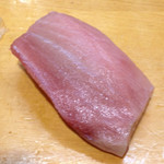 福ちゃん寿し - インドまぐろ 中トロ
      僕は実はトロがあまり好きではないのだが、この中トロは上手くできていた。シャリとの味のバランスが絶妙で、しつこ過ぎない脂の甘みが美味！