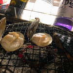 Shichirin Yaki Osakana Kuwaeta Doraneko - ハマグリ、ホッケ
                        ホッケは干物でなく生  美味い